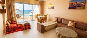 Seaside Group Surf Retreat • Direct Beach Access With Kitchen and WiFi Taghazout