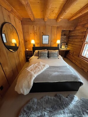 5 bedrooms, WiFi, bed sheets