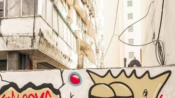 Vista frontal de la propiedad