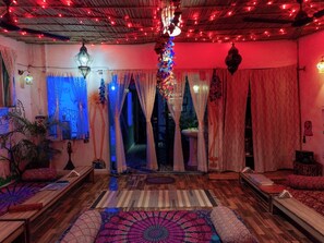 Cafe - The Pink Chapter Hostel, Jaipur (Jaipur)