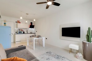 Standard Apartment, Multiple Bedrooms (Appartamento Feva) | Living area