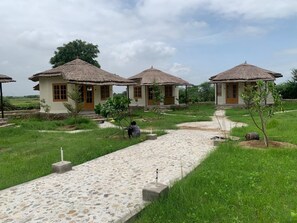 Maharaja Cottages | Hypo-allergenic bedding, down comforters, individually decorated
