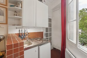 Private kitchen - Chic 1BR by Châtelet & Louvre (Paris)