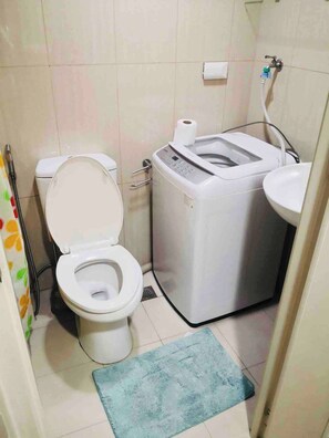 Apartment, 1 Bedroom, City View | Bathroom