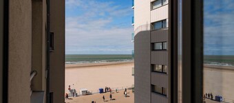 Light-filled Apartment With Lateral sea View