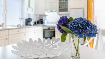 KylskÄp, mikrovÄgsugn, ugn och spishÀll