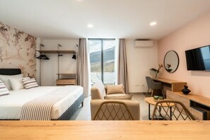 1 habitación, tabla de planchar con plancha, wifi y ropa de cama