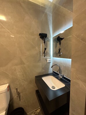 Bathroom - 207 Al-najeh JRE Apartments For Rent ave (Amman)