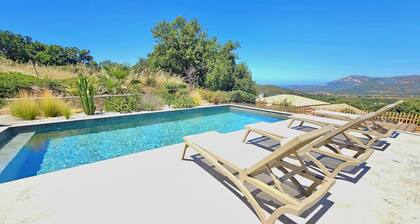 VILLA MODERNE EN CORSE - Sea and mountain views, swimming pool, pool house