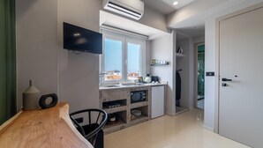 Studio | Dapur peribadi | Peti sejuk mini, ketuhar gelombang mikro, dapur 