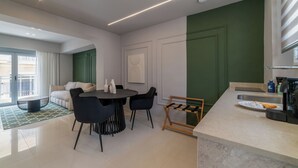 Suite | Dapur peribadi | Peti sejuk mini, ketuhar gelombang mikro, dapur 