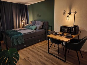 1 Schlafzimmer, Schreibtisch, Bügeleisen/Bügelbrett, kostenloses WLAN