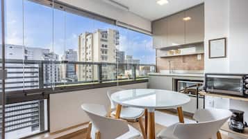 Basic Apartment | Dining