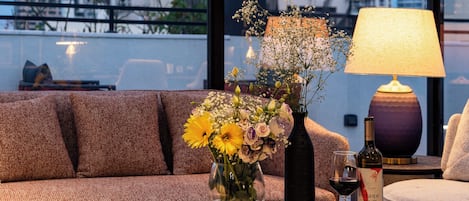 Área de estar no saguão