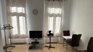 Unclassified image, 5 of 19, button - A Peaceful Place to Relax (Vienna)