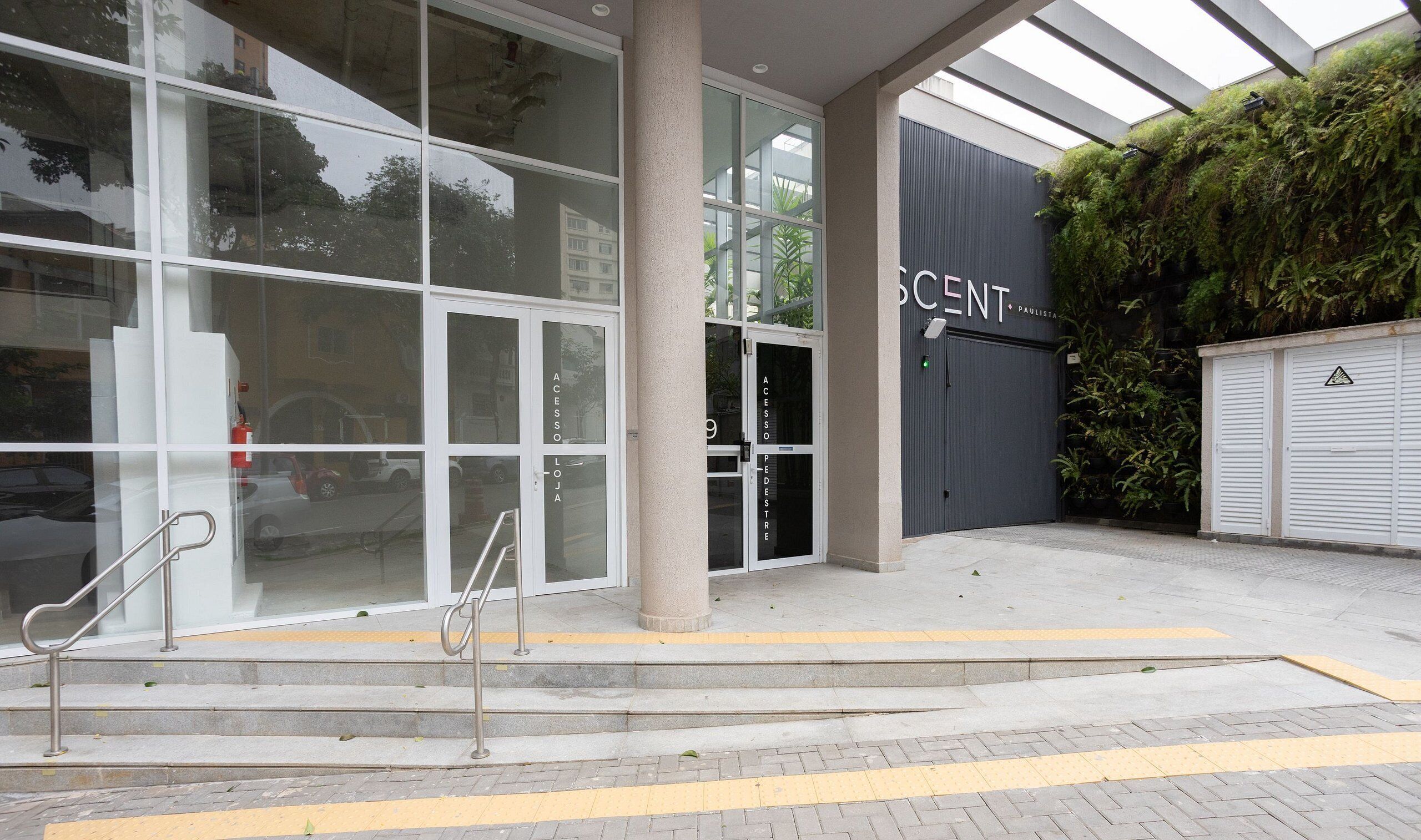 Basic Studio | Exterior detail