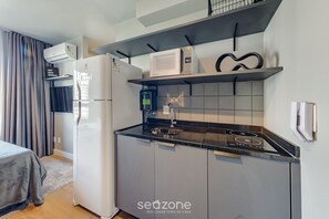 Basic Apartment | Private kitchen