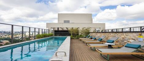 Basic Studio | Pool
