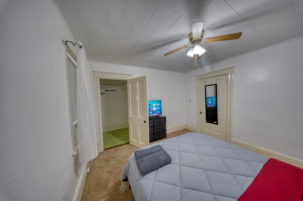 In-room safe, iron/ironing board, free WiFi, bed sheets