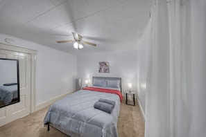 2 bedrooms, in-room safe, iron/ironing board, free WiFi