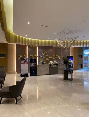 Condo, 1 Bedroom, Accessible, Balcony | Lobby