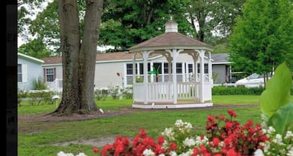 2-bedroom resort in charming Millsboro with AC, fitness room