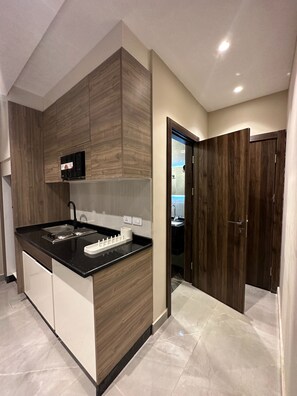 Apartment, 1 Bedroom, Accessible, Smoking | Private kitchen