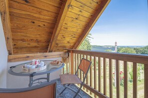 Familjehus - flera sovrum (Wellness House Deer's Hill) | Restaurang utomhus