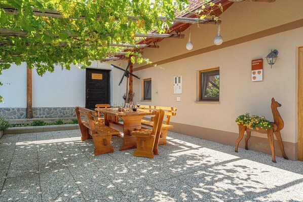 Family House, Multiple Bedrooms (Wellness House Deer's Hill) | Outdoor dining - Wellness House Deer's Hill (Ljutomer)