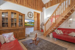 Family House, Multiple Bedrooms (Wellness House Deer's Hill) | Living area | 21-inch flat-screen TV with digital channels, fireplace - Wellness House Deer's Hill (Ljutomer)