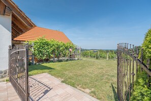Family House, Multiple Bedrooms (Wellness House Deer's Hill) | Garden - Wellness House Deer's Hill (Ljutomer)