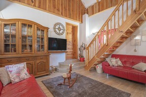 21-inch flat-screen TV with digital channels, fireplace - Wellness House Deer's Hill (Ljutomer)