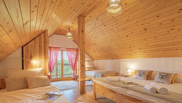 Familie huis, 1 slaapkamer, balkon (Deer's Hill - Sauna, Hot Tub, Garden)