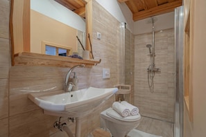 Family House, Multiple Bedrooms (Wellness House Deer's Hill) | Bathroom - Wellness House Deer's Hill (Ljutomer)