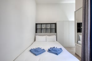 1 quarto, Wi-Fi de cortesia, roupa de cama