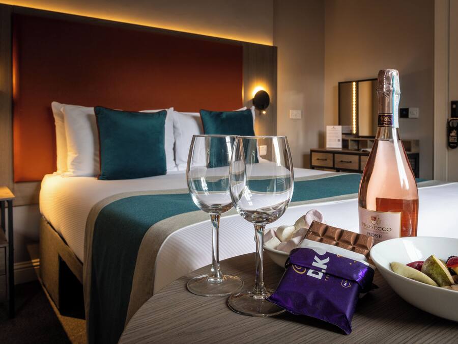 Studio, 1 Bedroom (House Studio Room) | Hypo-allergenic bedding, iron/ironing board, bed sheets