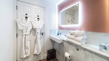 Studio, 1 Bedroom (Master Studio Room) | Bathroom | Shower, rainfall showerhead, free toiletries, hair dryer