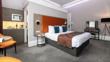 Studio, 1 Bedroom (Master Studio Room) | Hypo-allergenic bedding, iron/ironing board, bed sheets