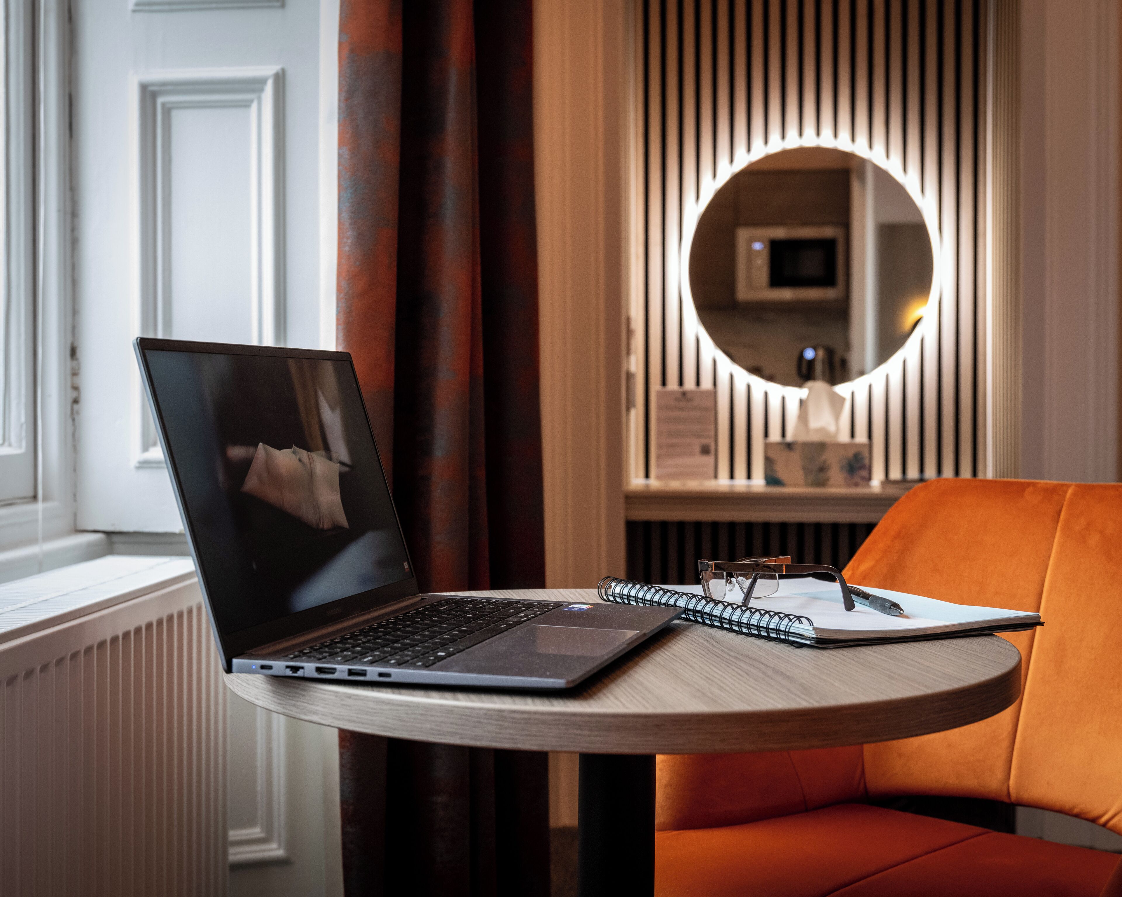 Estúdio, 1 quarto (Master Studio Room) | Roupas de cama antialérgicas, ferros/tábuas de passar roupa