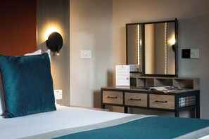 Studio, 1 Bedroom (House Studio Room) | Premium bedding, iron/ironing board, bed sheets - Linen Bank (Linlithgow)