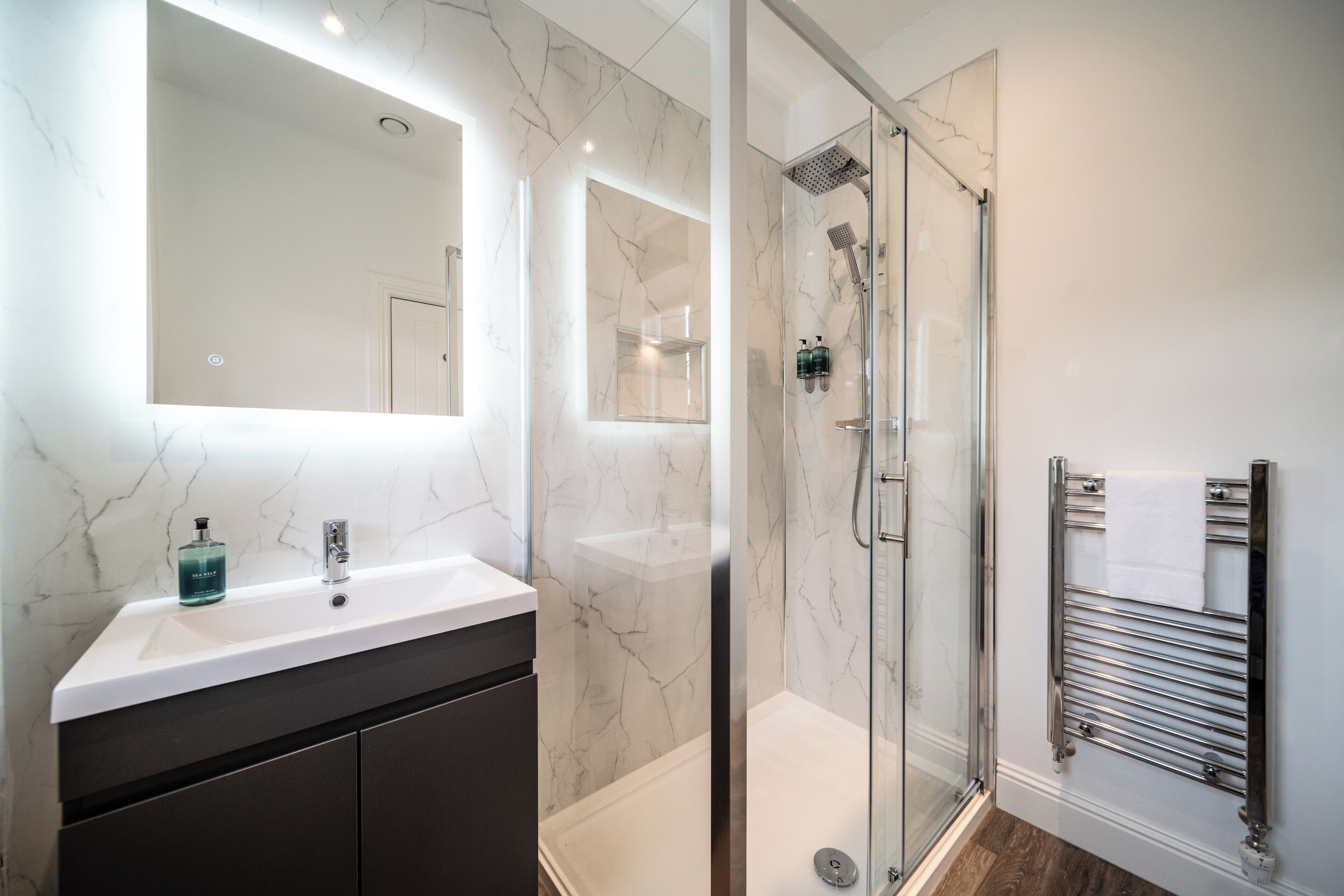 Studio, 1 soverom (House Studio Room) | Bad | Dusj, regndusjhode, toalettartikler (inkludert) og hårføner