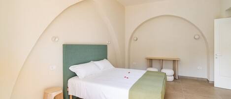 2 bedrooms, iron/ironing board