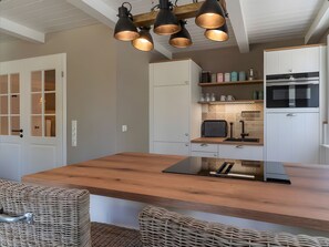 Kühlschrank, Mikrowelle, Geschirrspüler