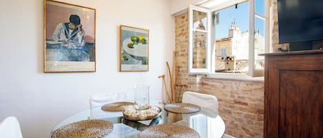 Apartment, City View | Living area