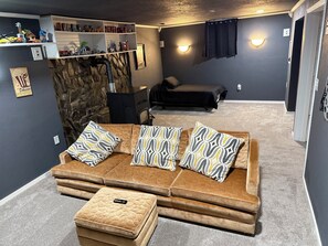 4 habitaciones, tabla de planchar con plancha, wifi y ropa de cama