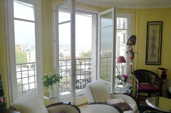 Interior - Wonderful 1-bedroom apartment for 4 in Montmartre - View over Paris LOU (Paris)