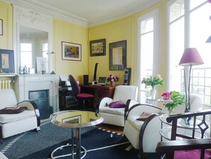 Interior - Wonderful 1-bedroom apartment for 4 in Montmartre - View over Paris LOU (Paris)