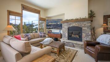 Townhome, 3 Bedrooms | Living area