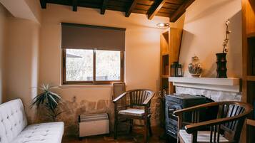 Télévision, cheminée