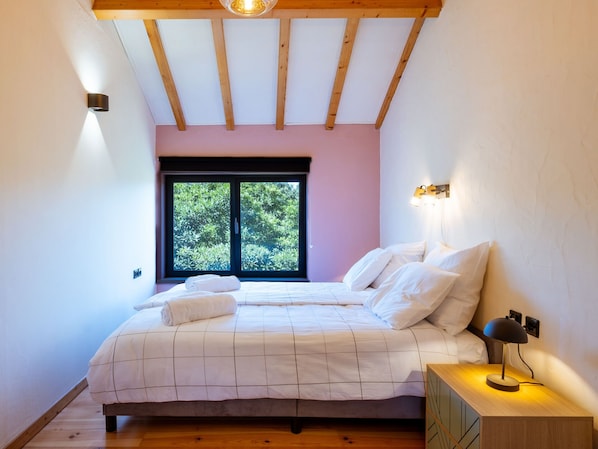 2 bedrooms, internet
